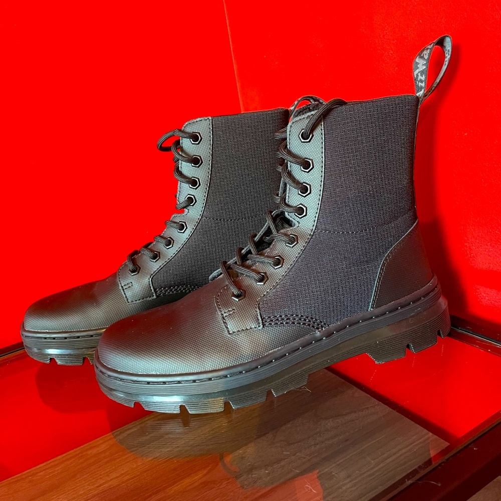 Like new Dr. Marten tactical Combs II Boots